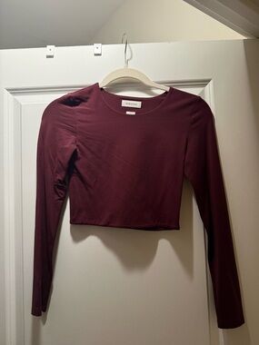 Aritzia Babaton Contour Cropped Long Sleeve – Burgundy – Size S